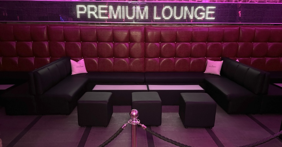 Premium Lounge